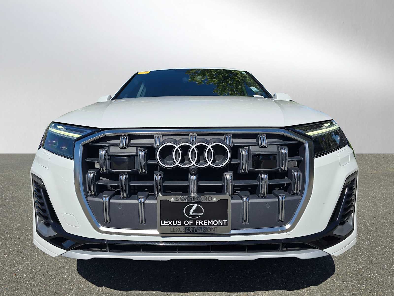2025 Audi Q7 Premium Plus