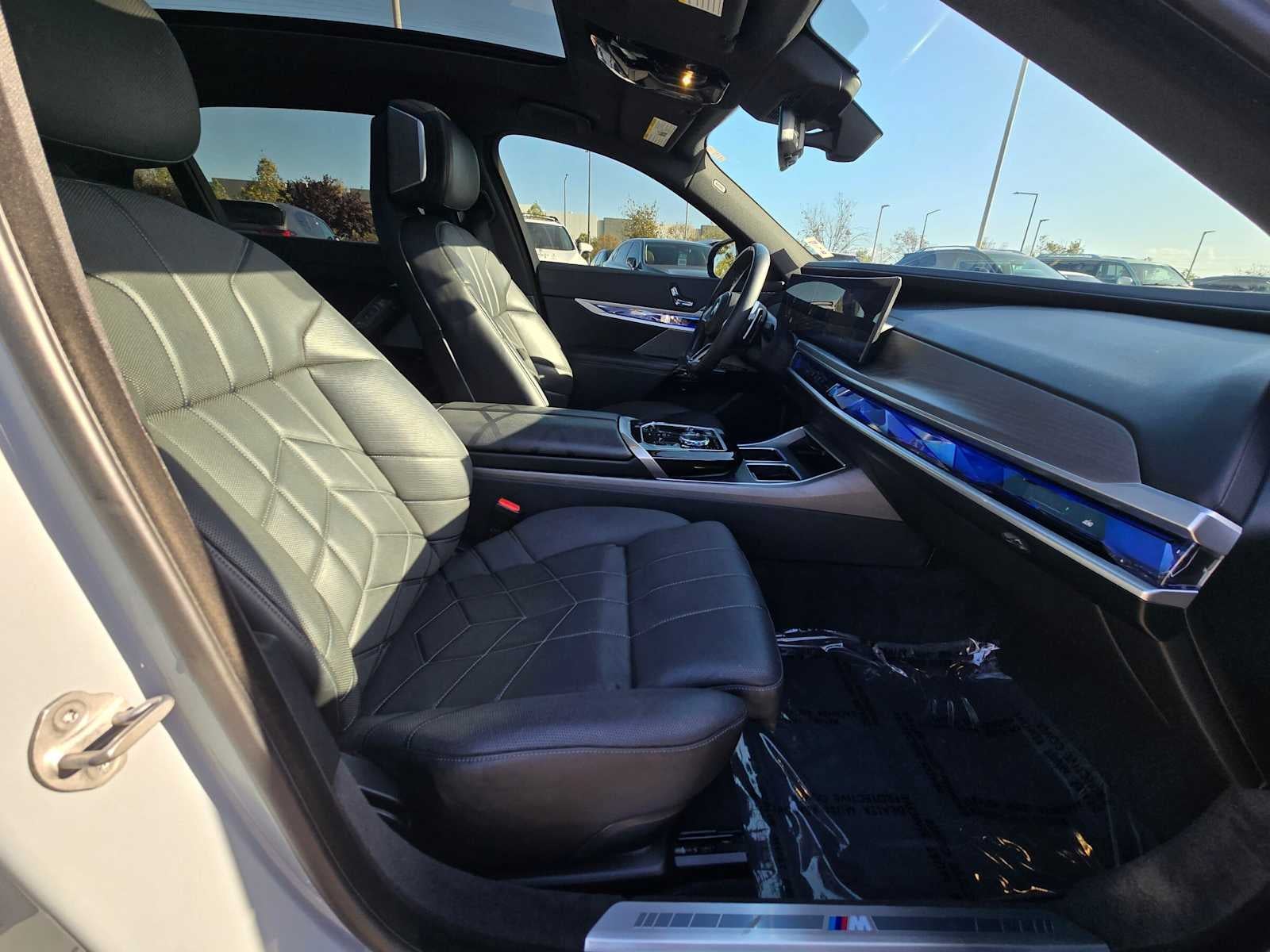 2023 BMW 740i 740i