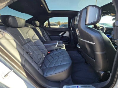 2023 BMW 740i 740i