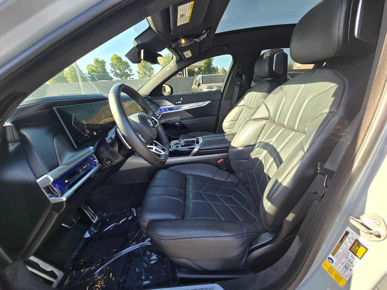 2023 BMW 740i 740i