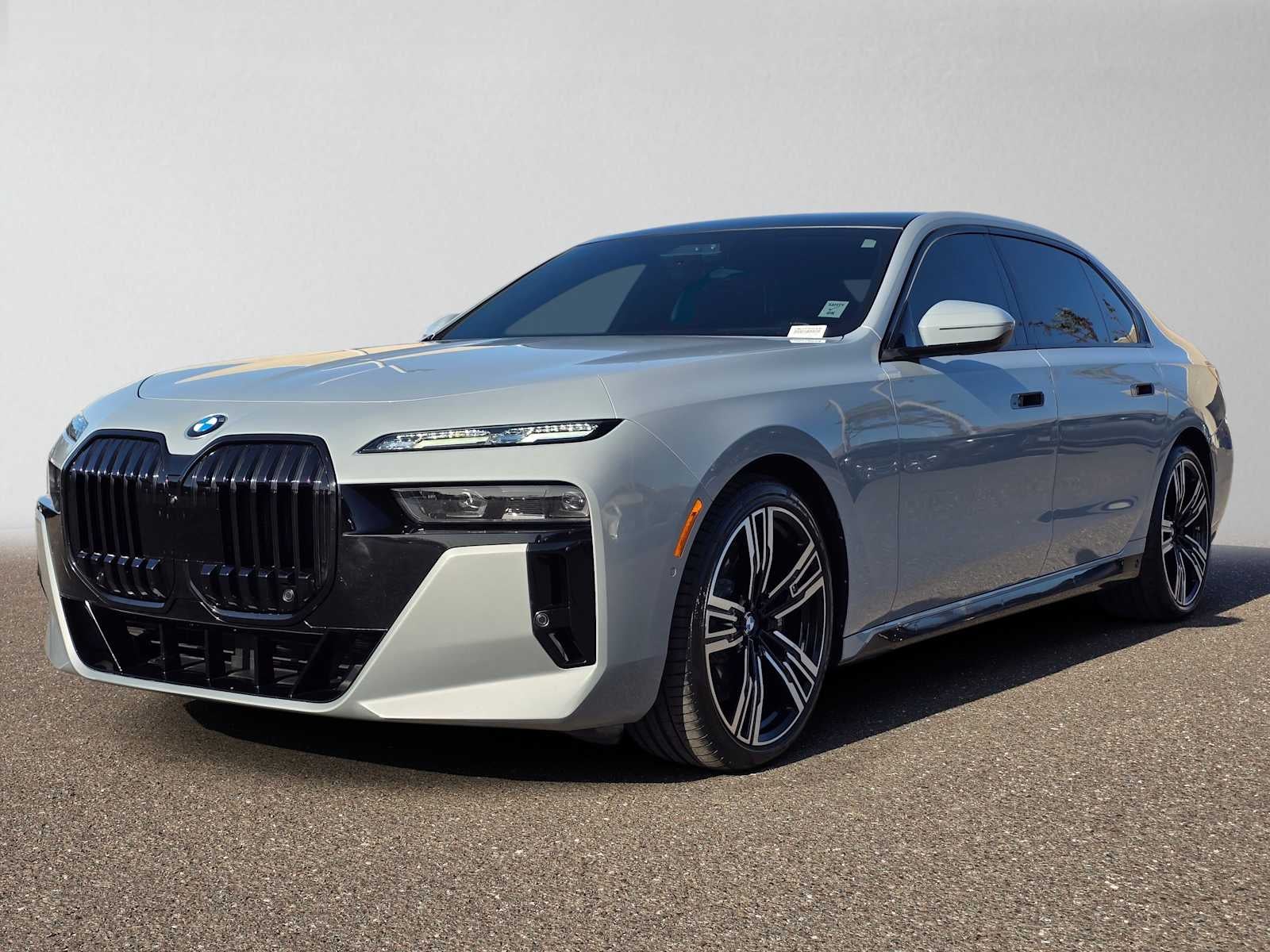 2023 BMW 740i 740i