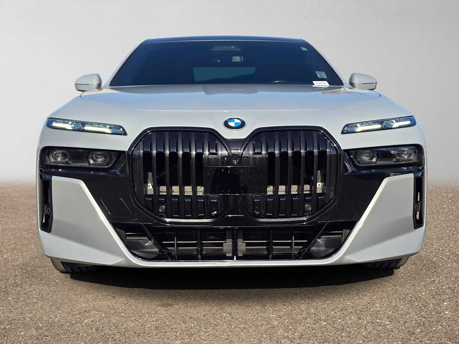 2023 BMW 740i 740i