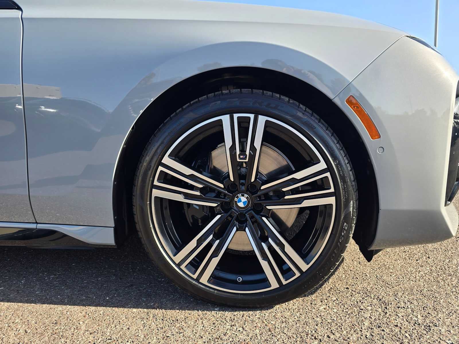 2023 BMW 740i 740i