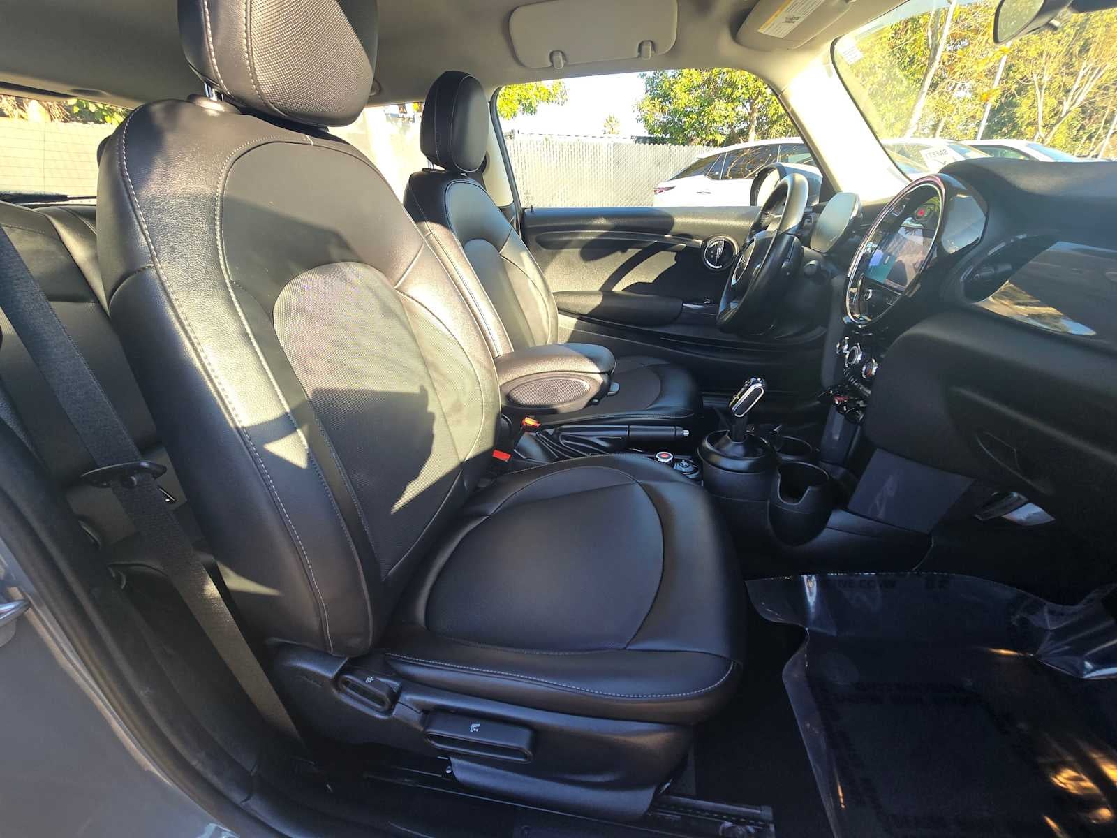 2022 MINI Hardtop 2 Door Cooper