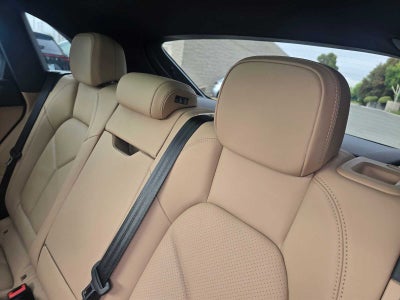 2024 Porsche Macan AWD