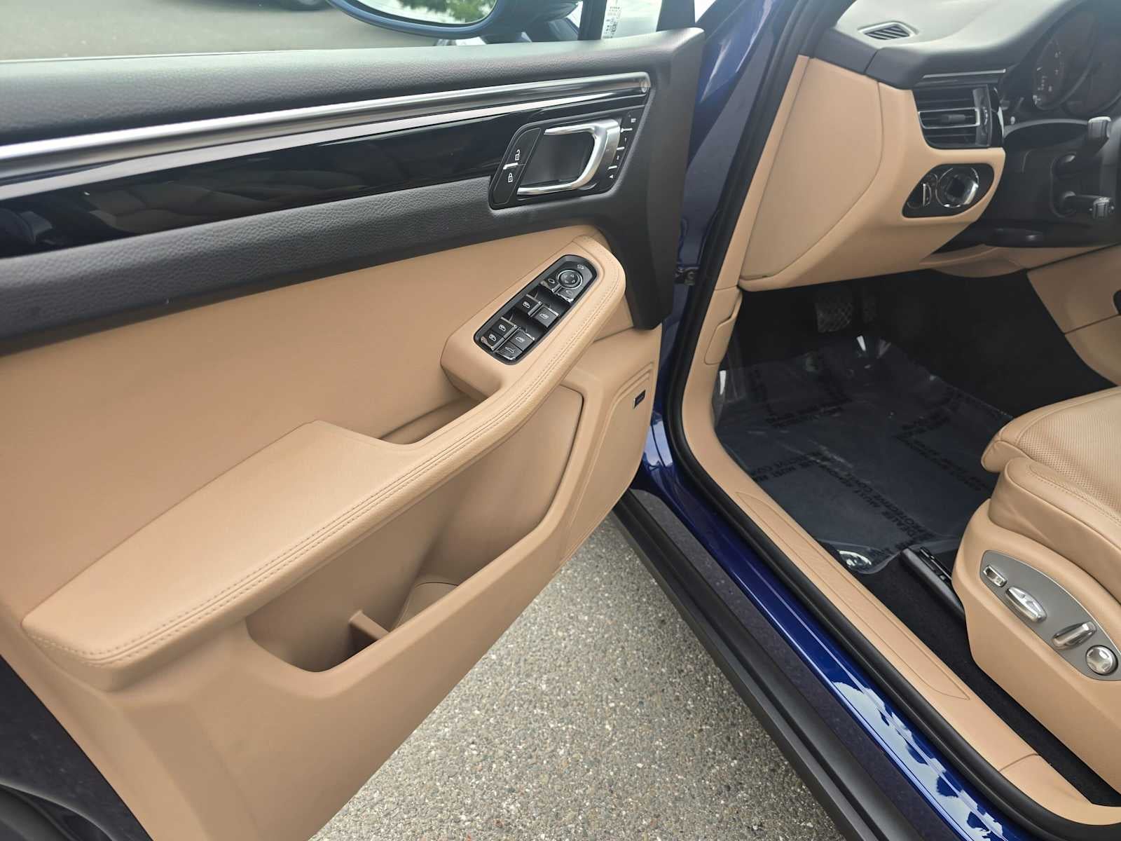 2024 Porsche Macan AWD