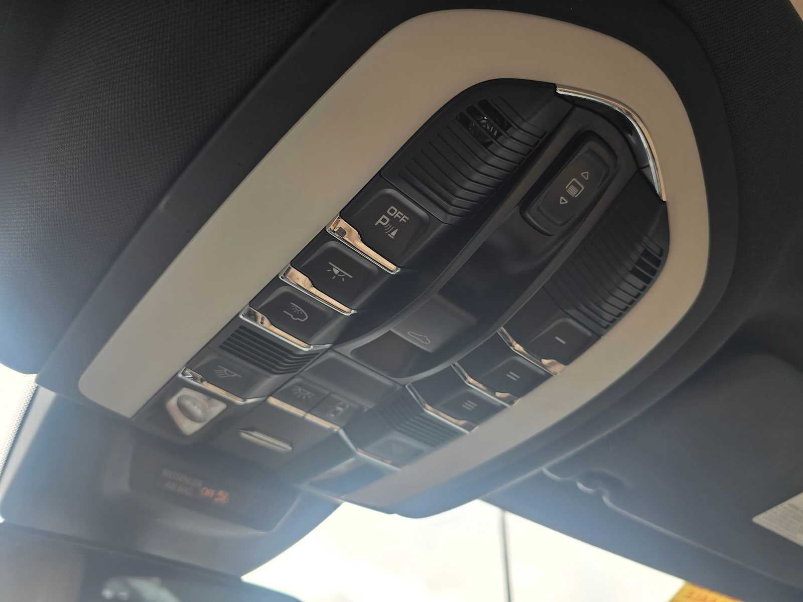2024 Porsche Macan AWD