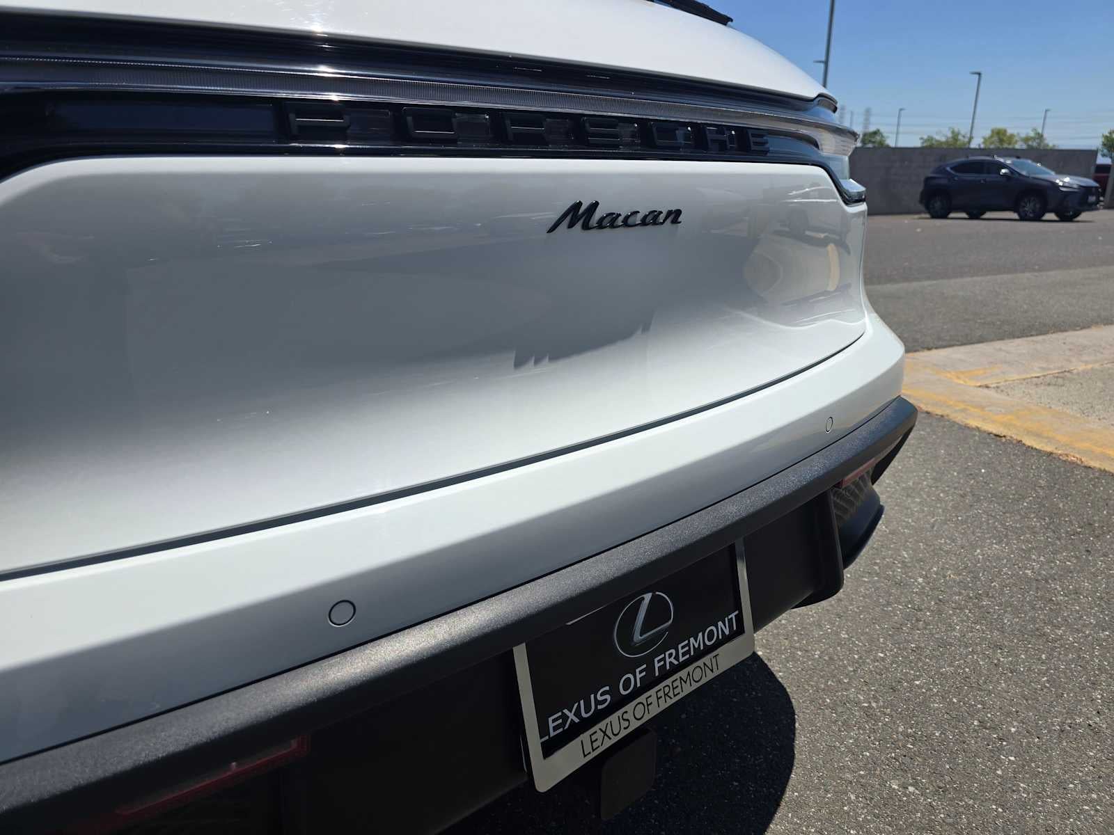 2025 Porsche Macan T