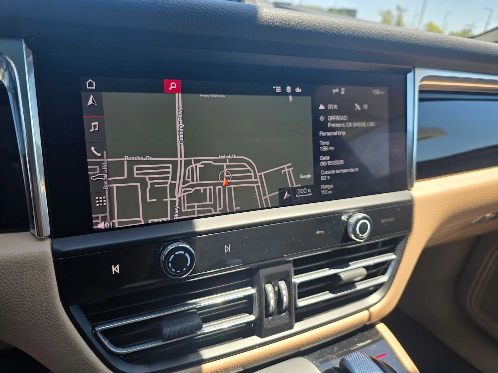 2025 Porsche Macan T