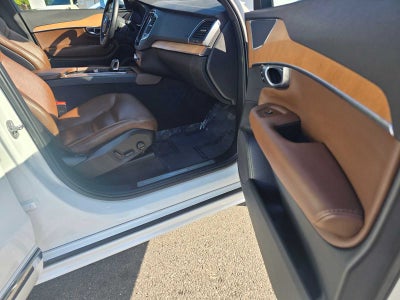 2023 Volvo XC90 Recharge Plug-In Hybrid Core Bright Theme