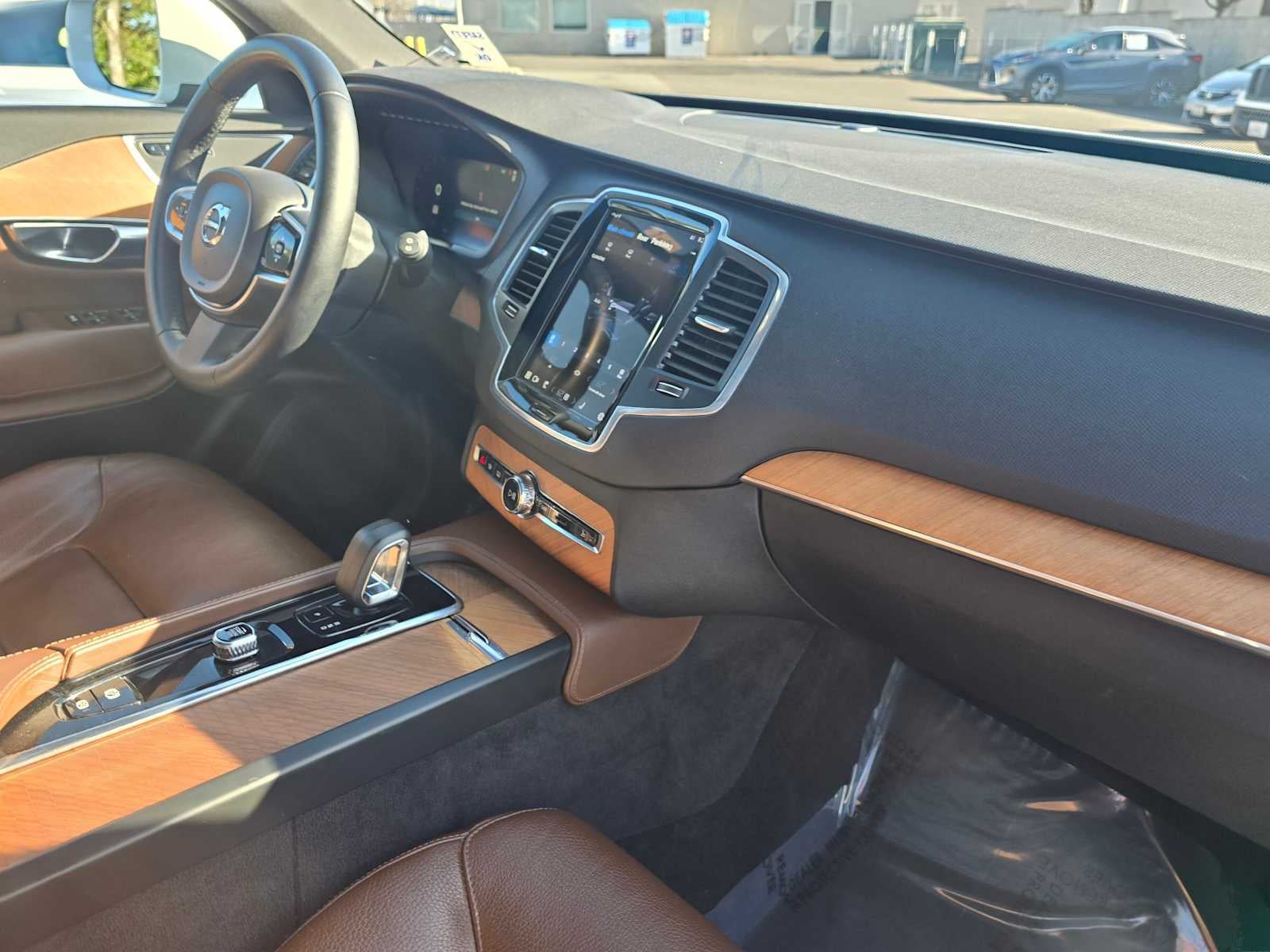 2023 Volvo XC90 Recharge Plug-In Hybrid Core Bright Theme