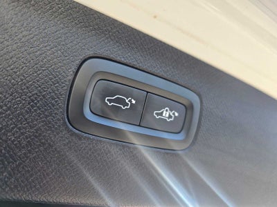 2023 Volvo XC90 Recharge Plug-In Hybrid Core Bright Theme