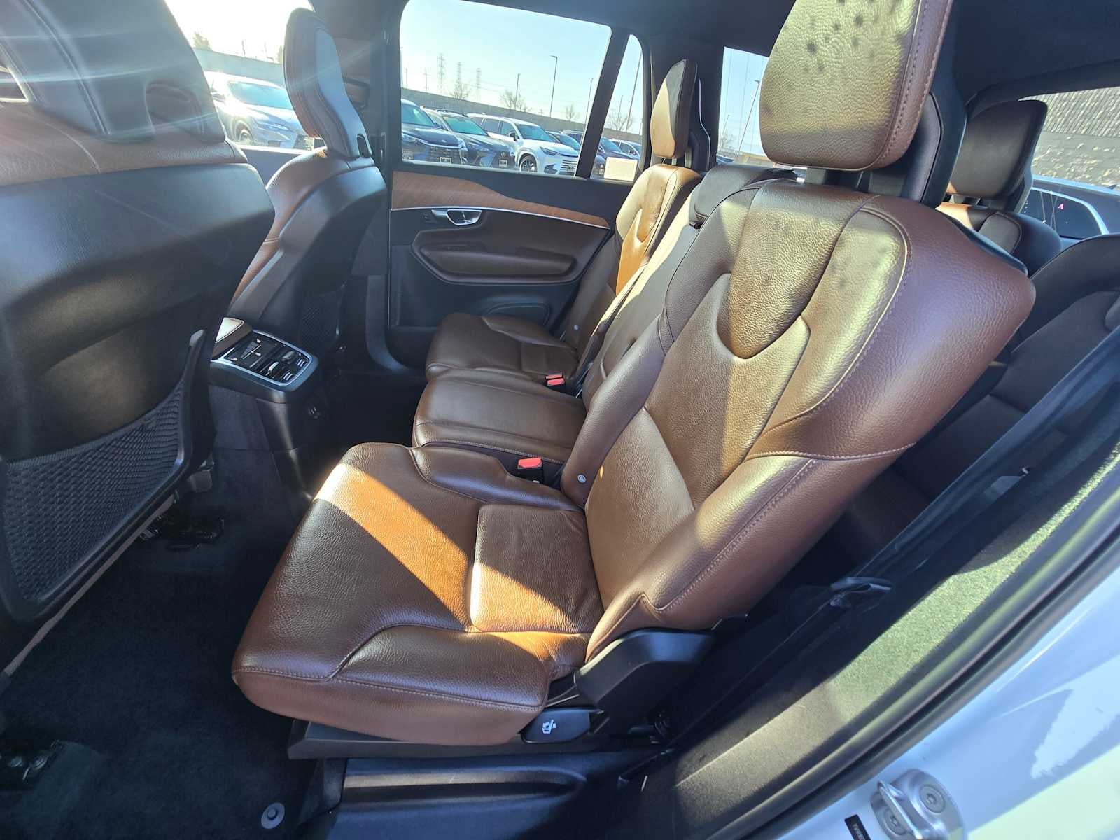 2023 Volvo XC90 Recharge Plug-In Hybrid Core Bright Theme