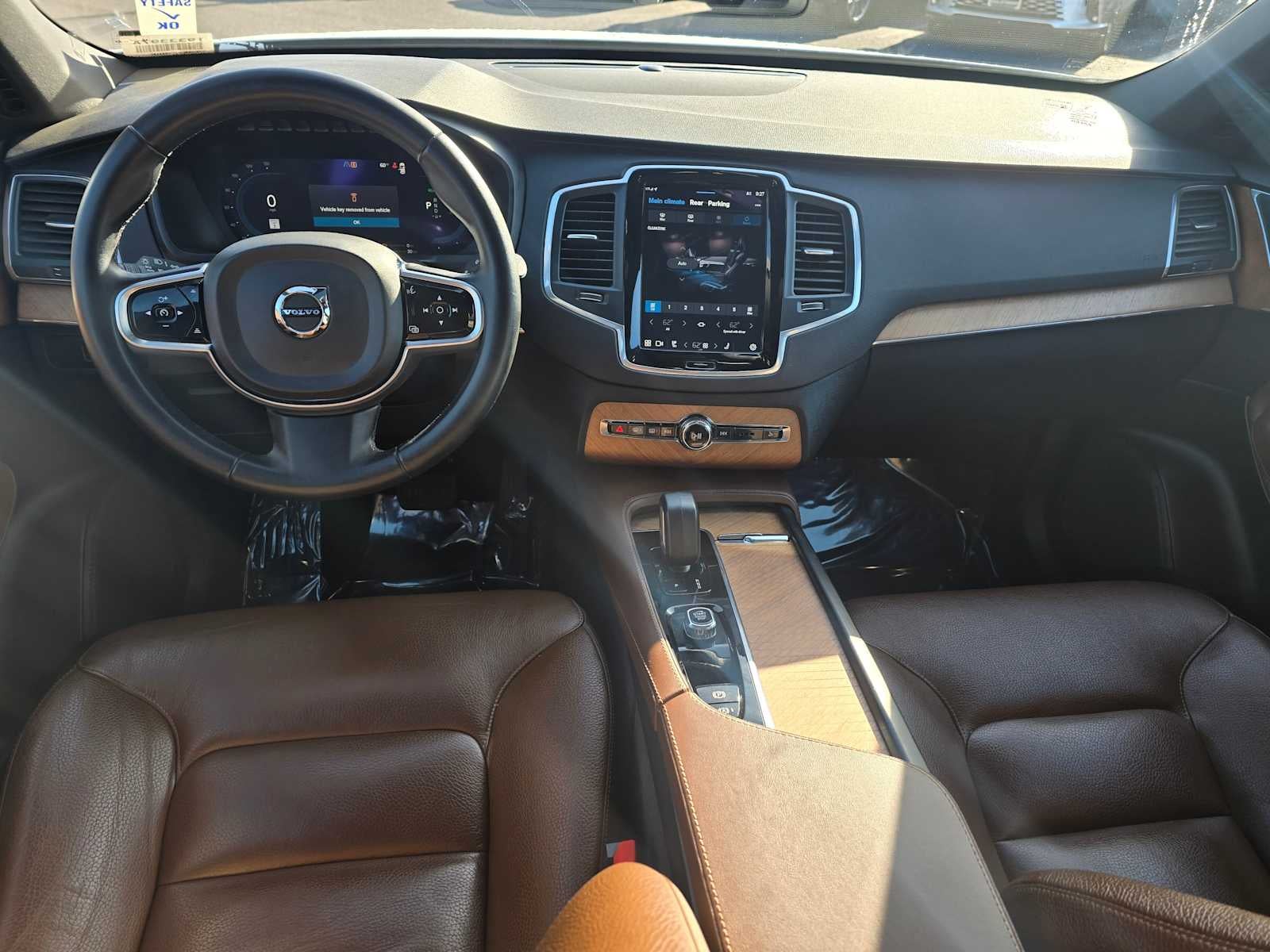 2023 Volvo XC90 Recharge Plug-In Hybrid Core Bright Theme