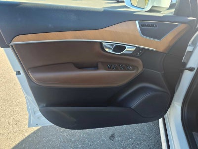 2023 Volvo XC90 Recharge Plug-In Hybrid Core Bright Theme