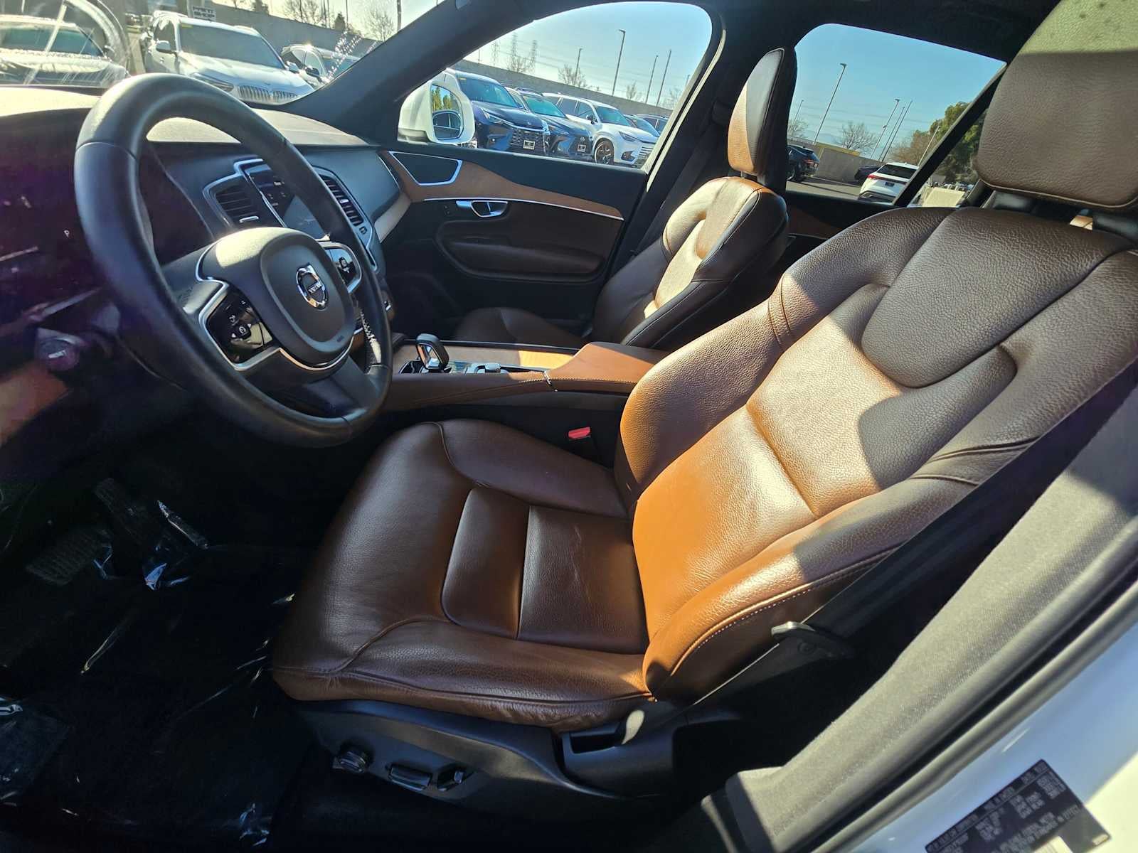 2023 Volvo XC90 Recharge Plug-In Hybrid Core Bright Theme