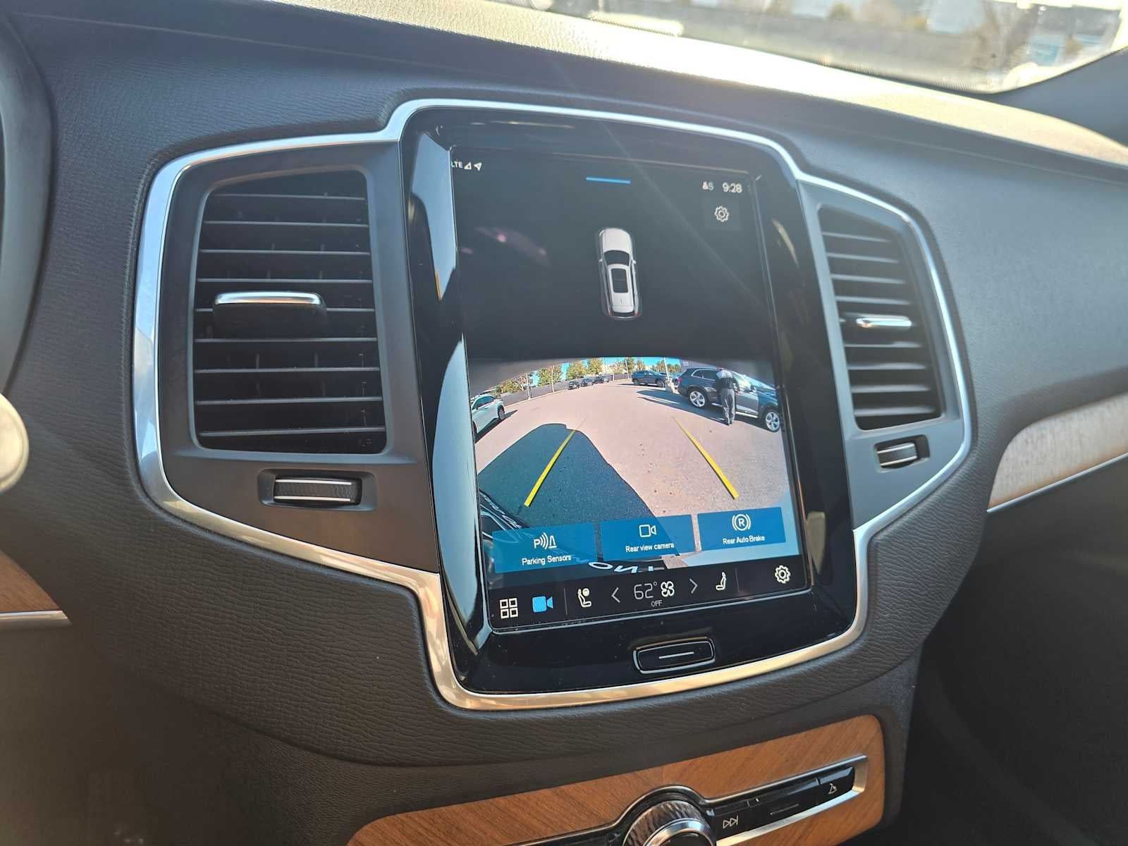 2023 Volvo XC90 Recharge Plug-In Hybrid Core Bright Theme