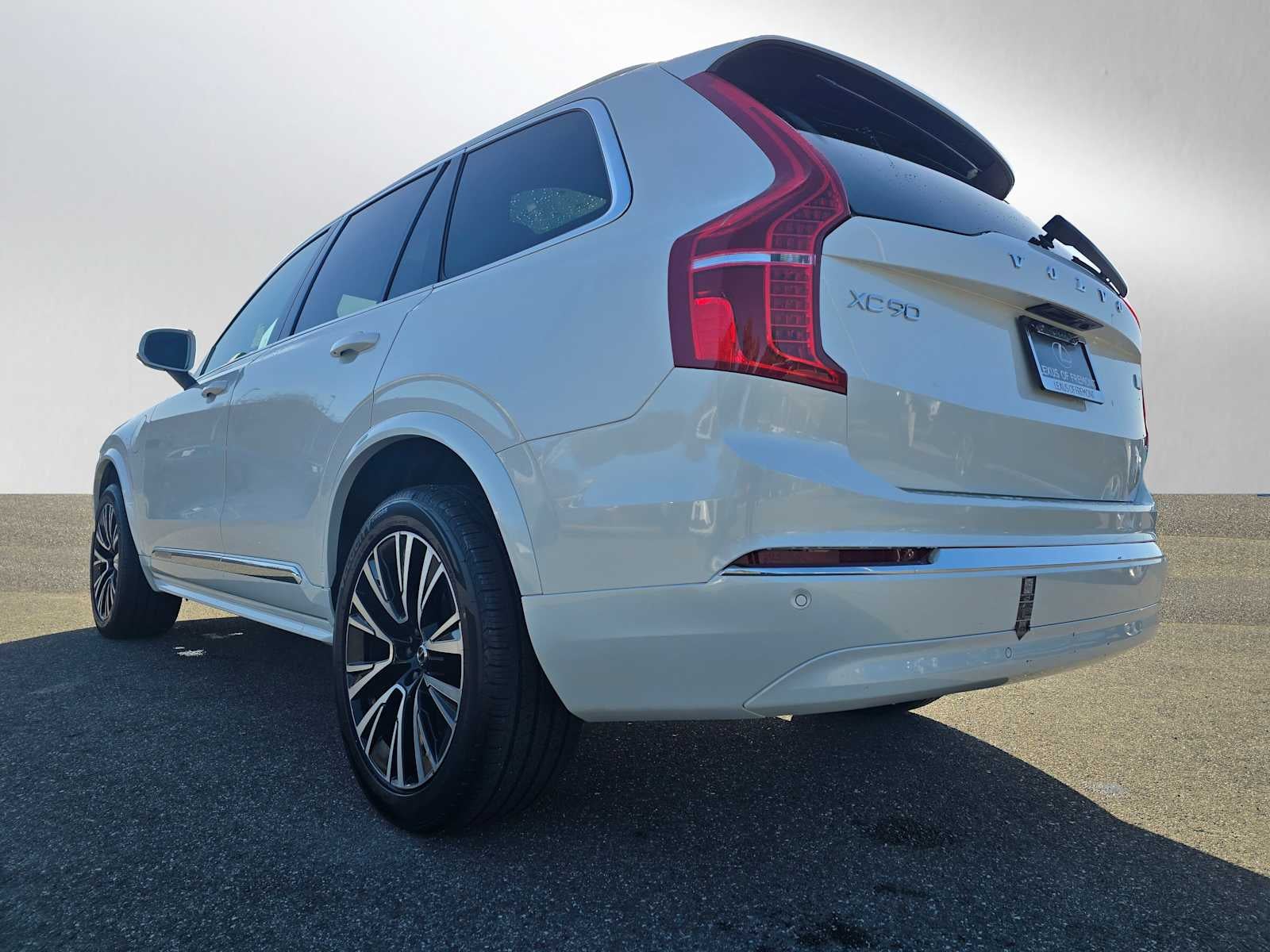 2023 Volvo XC90 Recharge Plug-In Hybrid Core Bright Theme