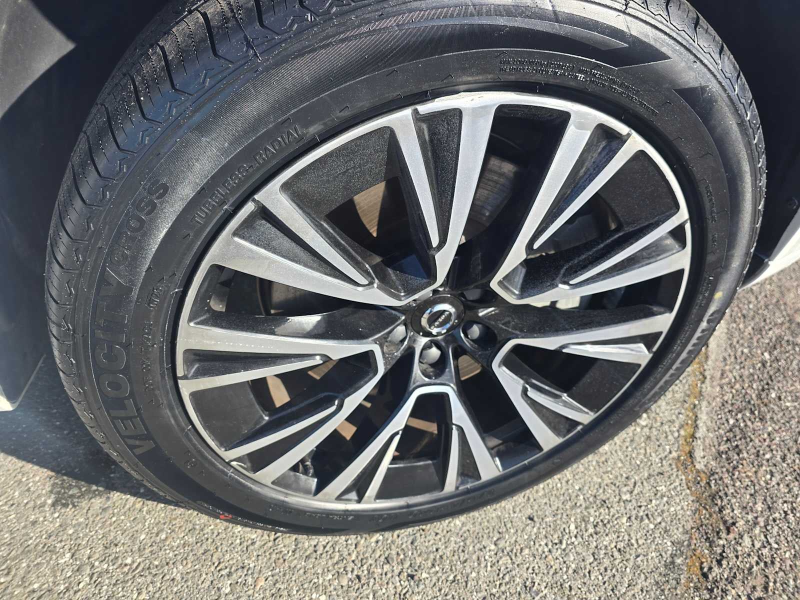 2023 Volvo XC90 Recharge Plug-In Hybrid Core Bright Theme