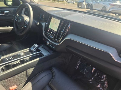 2025 Volvo XC60 Plug-In Hybrid Ultra Black Edition