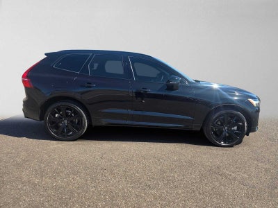 2025 Volvo XC60 Plug-In Hybrid Ultra Black Edition