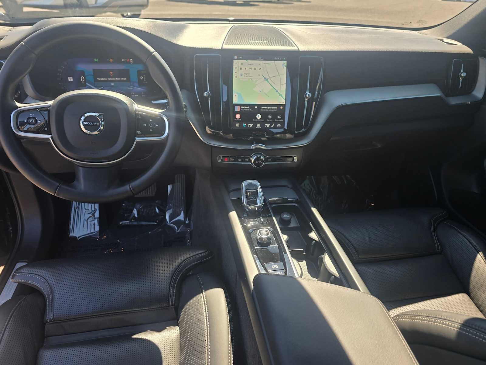 2025 Volvo XC60 Plug-In Hybrid Ultra Black Edition