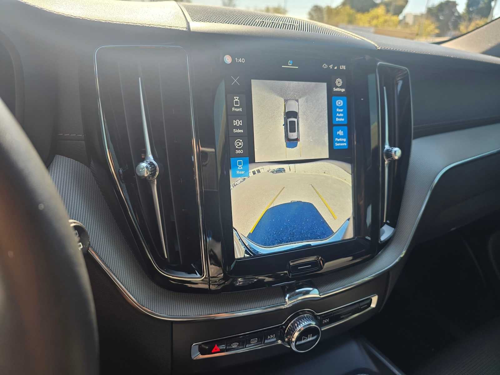 2025 Volvo XC60 Plug-In Hybrid Ultra Black Edition