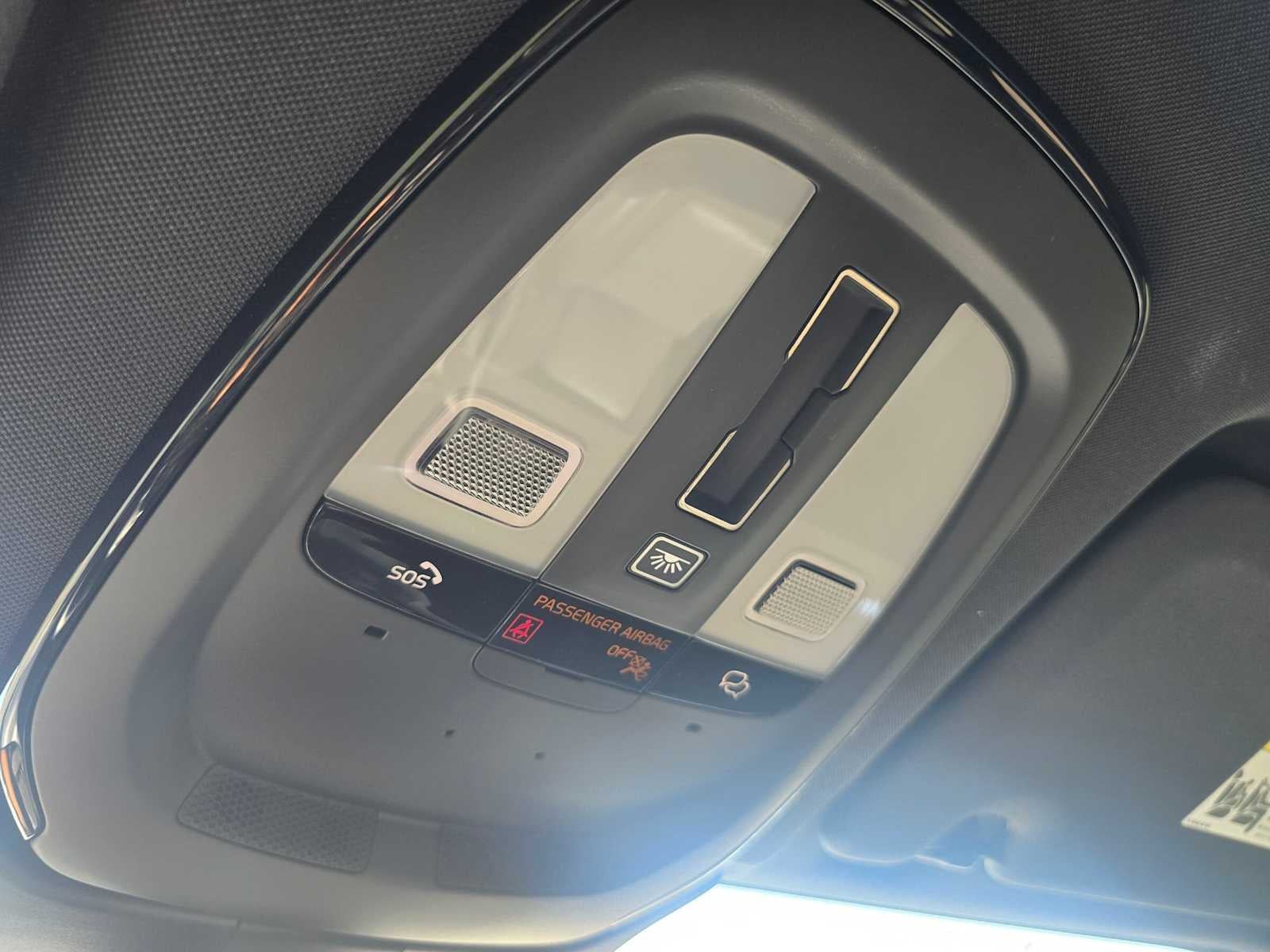 2025 Volvo XC60 Plug-In Hybrid Ultra Black Edition