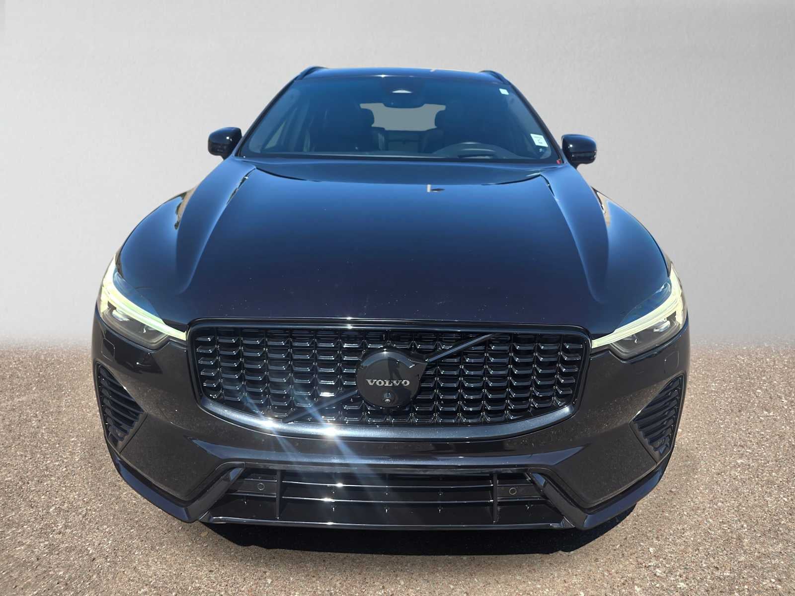 2025 Volvo XC60 Plug-In Hybrid Ultra Black Edition
