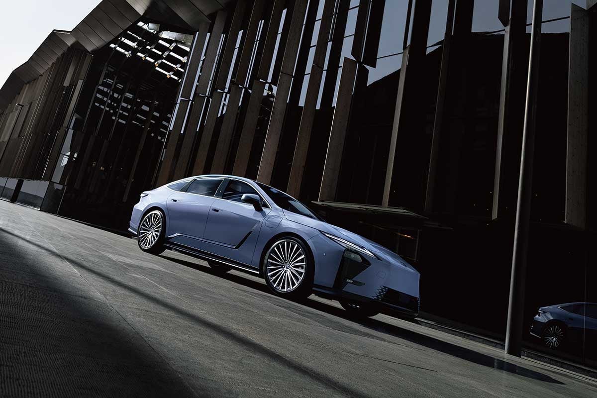 ES 500e Luxury shown in Wavelength. 